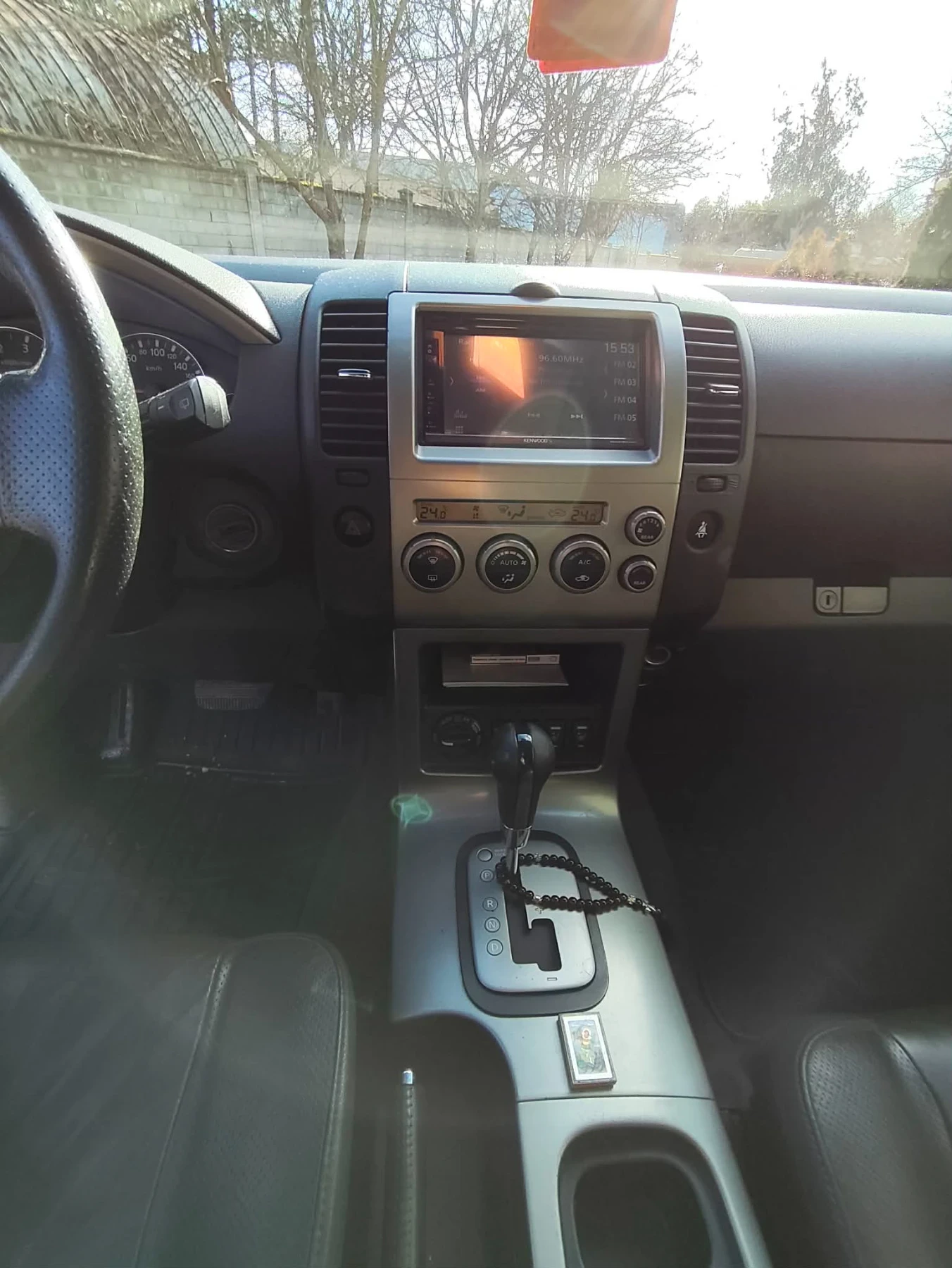 Nissan Pathfinder dCi, снимка 4 - Автомобили и джипове - 53746932