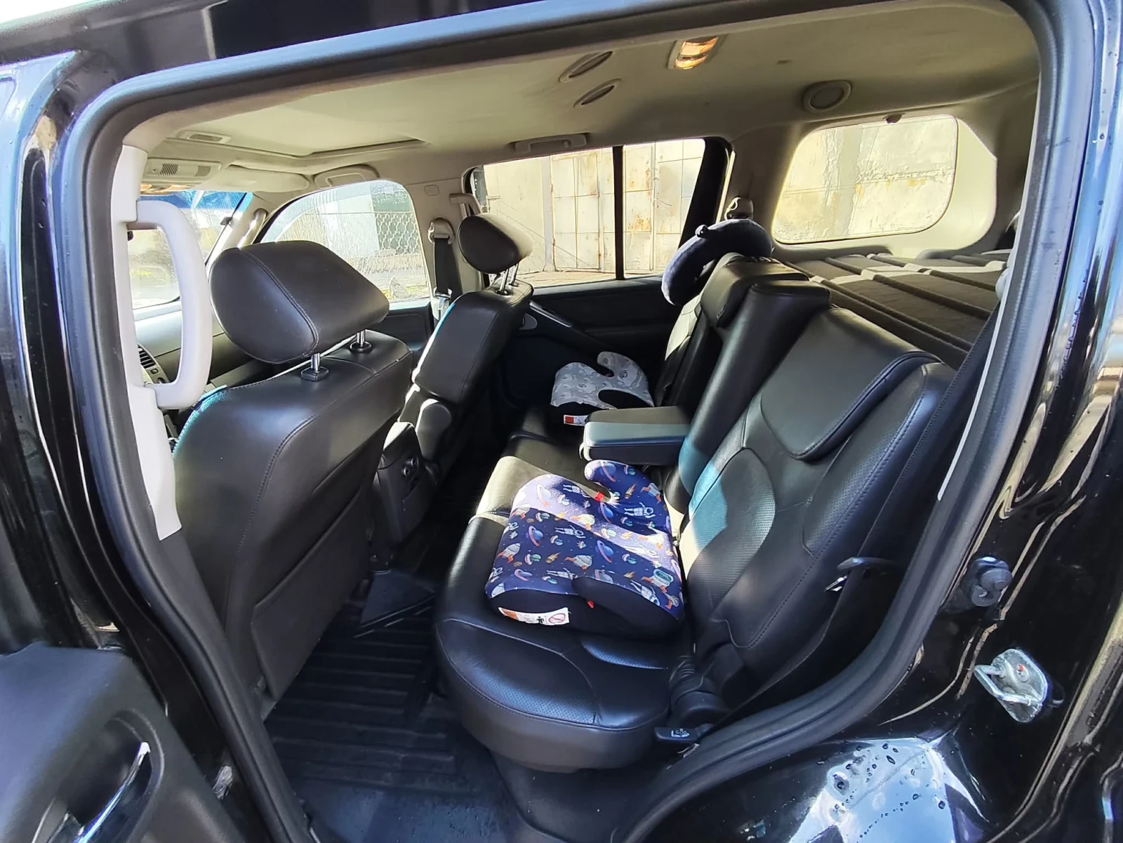 Nissan Pathfinder dCi, снимка 3 - Автомобили и джипове - 53746932