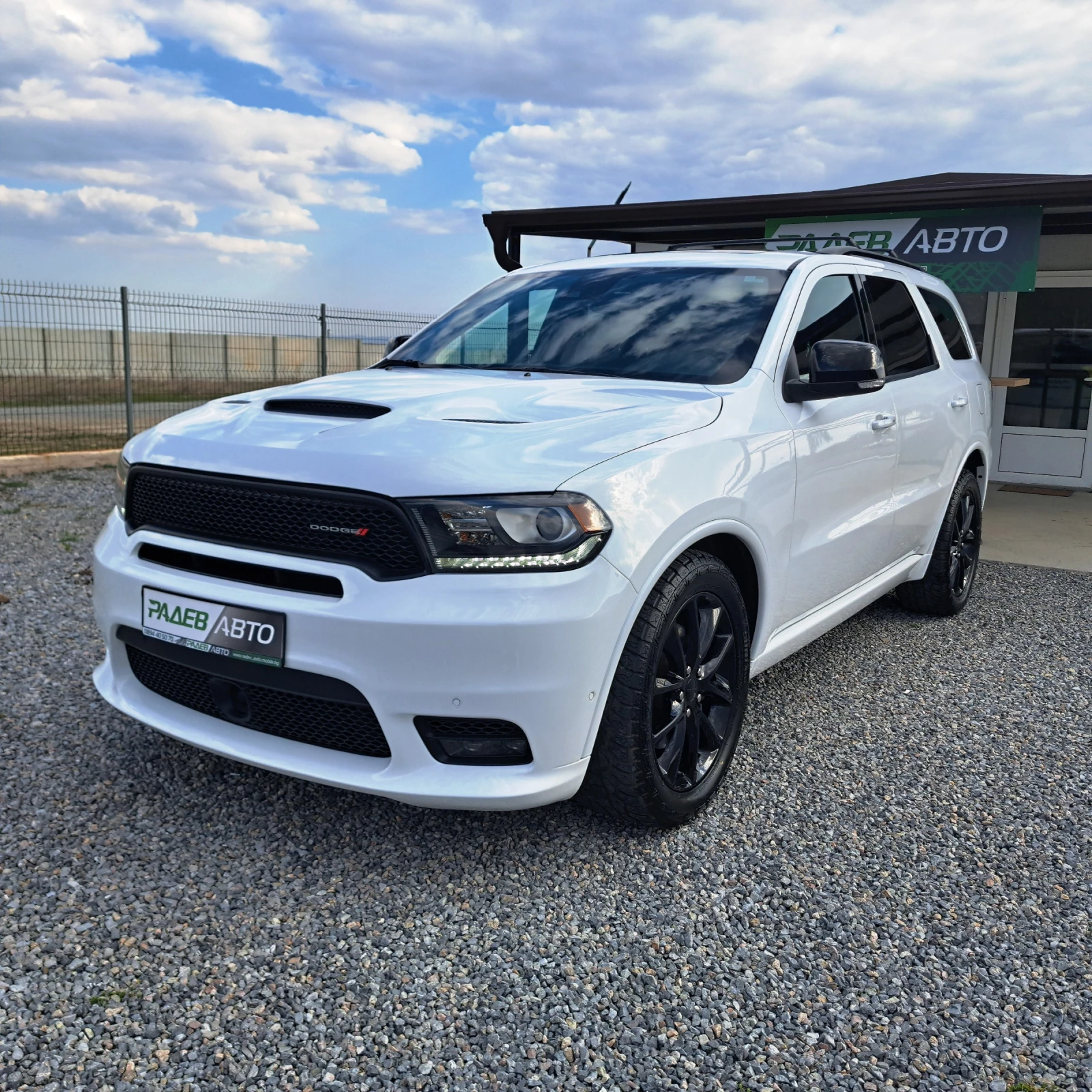 Dodge Durango R/T 5.7 HEMI AWD* 2018* 7 МЕСТА* ОТЛИЧЕН!* , снимка 2 - Автомобили и джипове - 54005200
