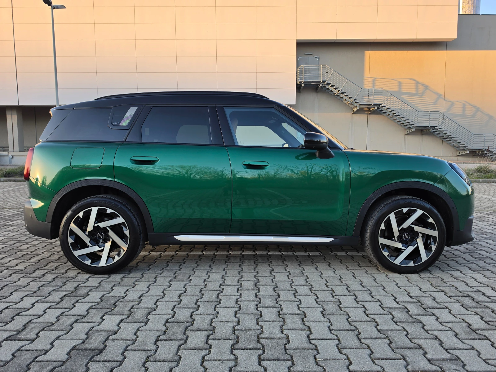 Mini Countryman S ALL4 HARMAN/KARDON HEAD UP 360, снимка 3 - Автомобили и джипове - 54144464