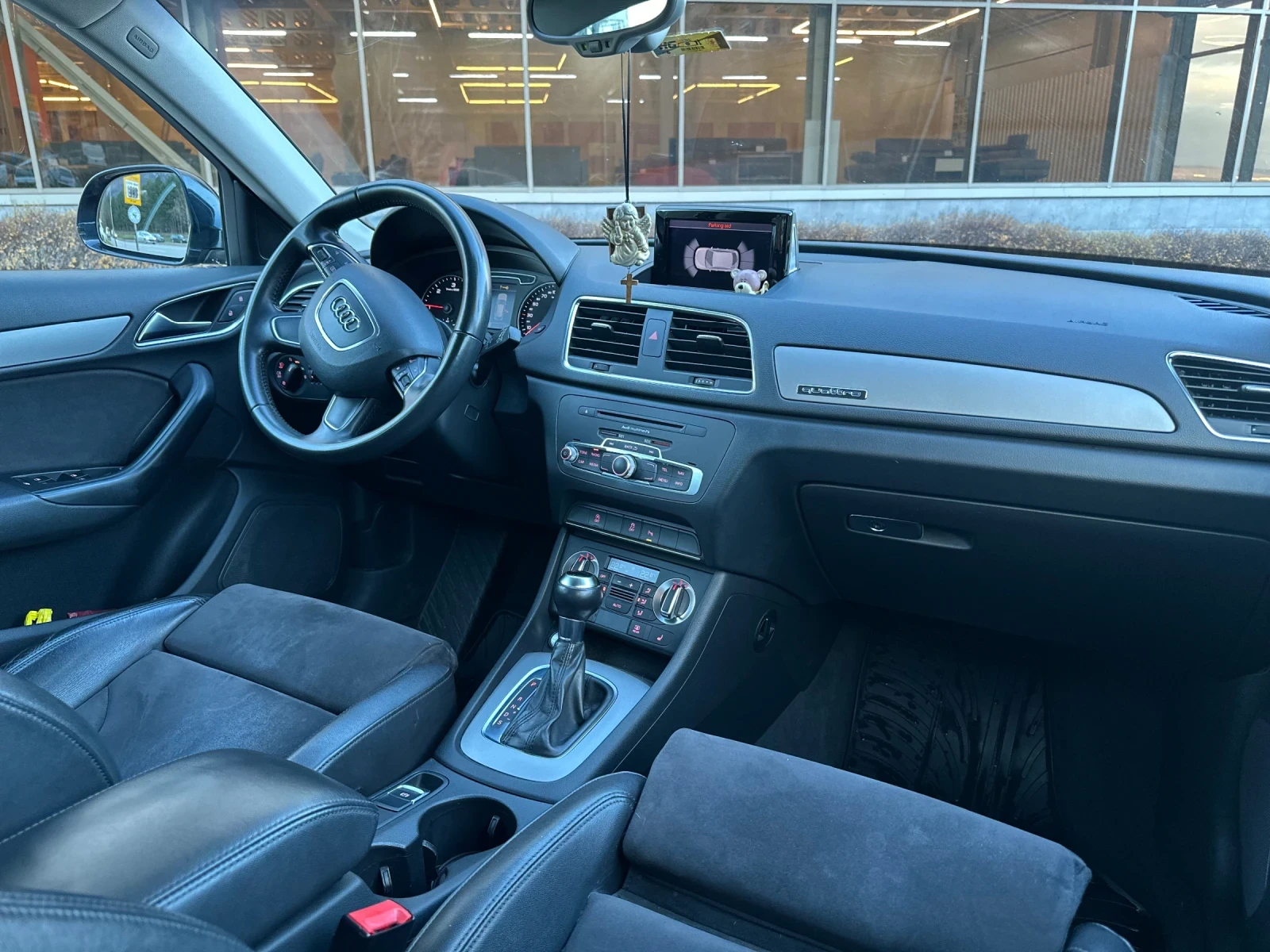 Audi Q3 2.0 TDI Quattro, снимка 5 - Автомобили и джипове - 54169371