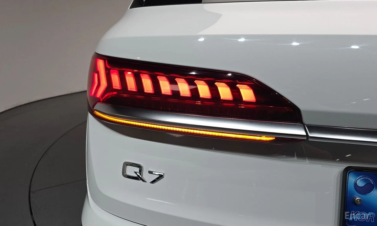 Audi Q7 * ФИКСИРАНА ЦЕНА ДО БЪЛГАРИЯ * АВТОКРЕДИТ, снимка 8 - Автомобили и джипове - 55421807