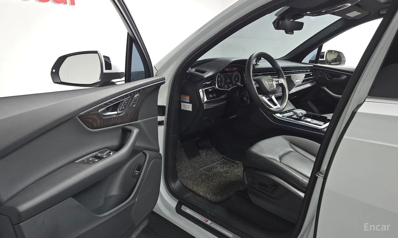 Audi Q7 * ФИКСИРАНА ЦЕНА ДО БЪЛГАРИЯ * АВТОКРЕДИТ, снимка 15 - Автомобили и джипове - 55421807