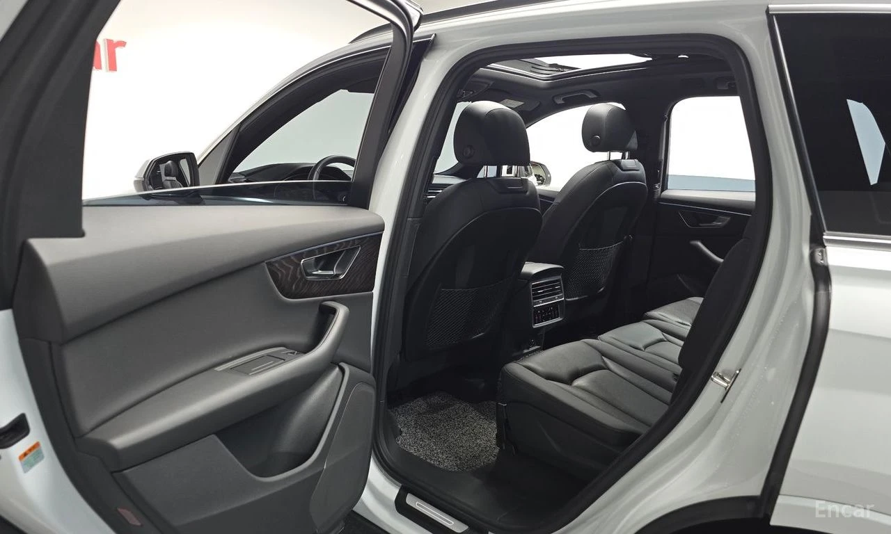 Audi Q7 * ФИКСИРАНА ЦЕНА ДО БЪЛГАРИЯ * АВТОКРЕДИТ, снимка 16 - Автомобили и джипове - 55421807