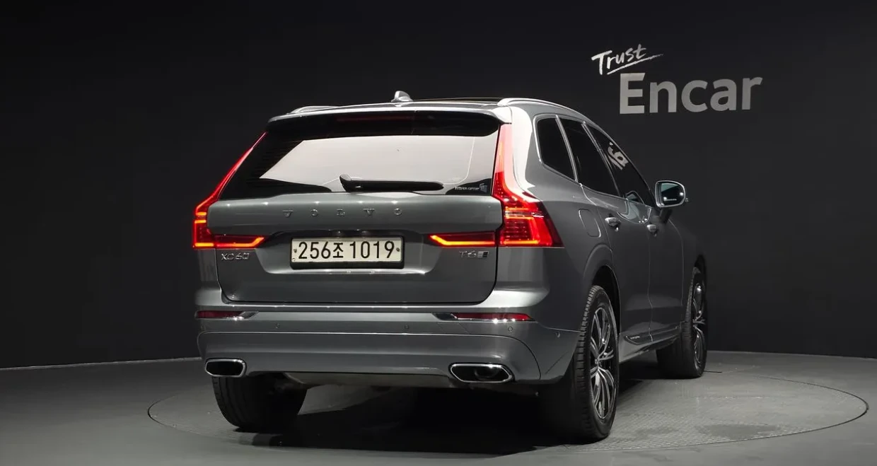 Volvo XC60 КОЖА* ОБДУХ* 360* МАСАЖHUD* , снимка 4 - Автомобили и джипове - 55599469