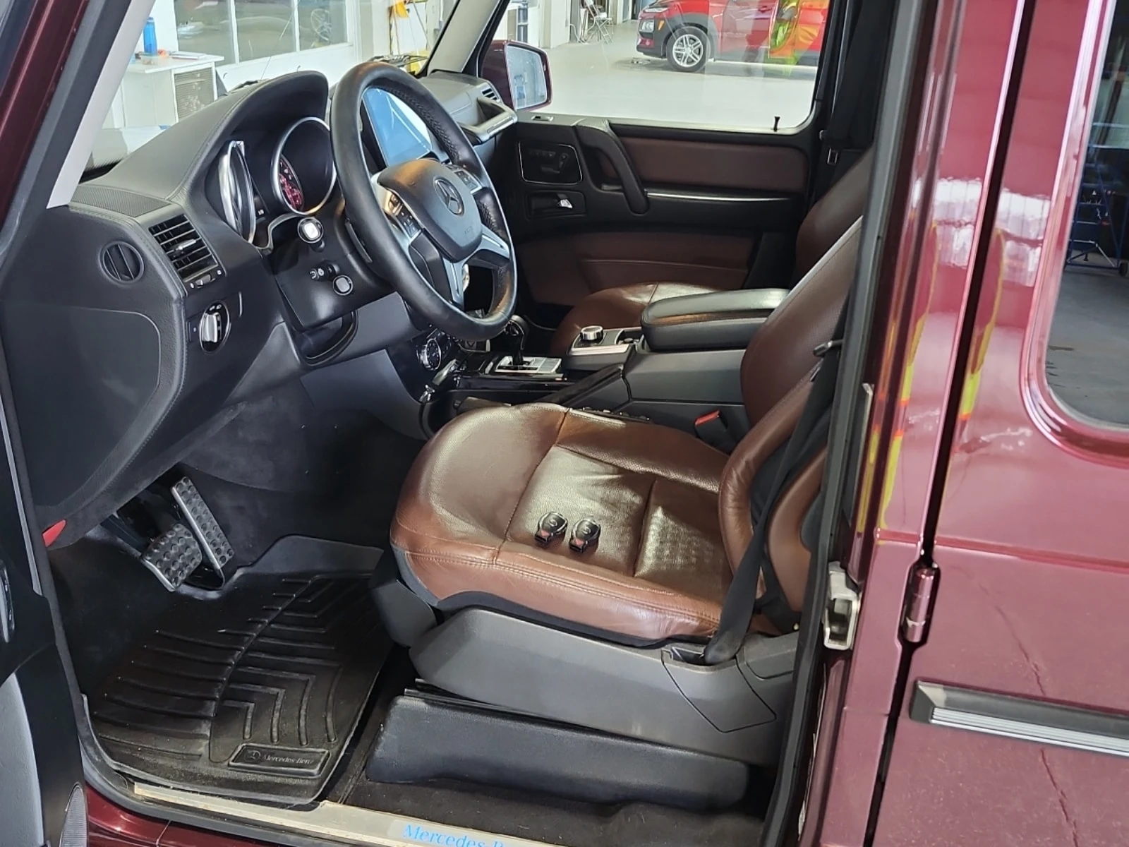 Mercedes-Benz G 500 * 550 * АВТОКРЕДИТ БЕЗ ПЪРВОНАЧАЛНА ВНОСКА* , снимка 5 - Автомобили и джипове - 55973908