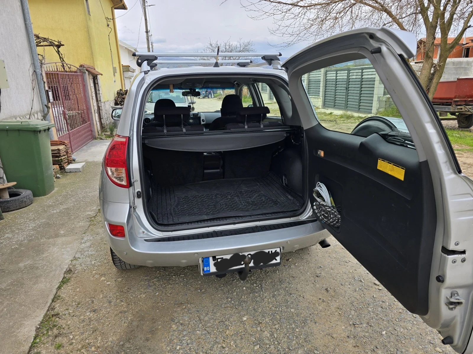 Toyota Rav4 2.2 d4d, снимка 4 - Автомобили и джипове - 56237173