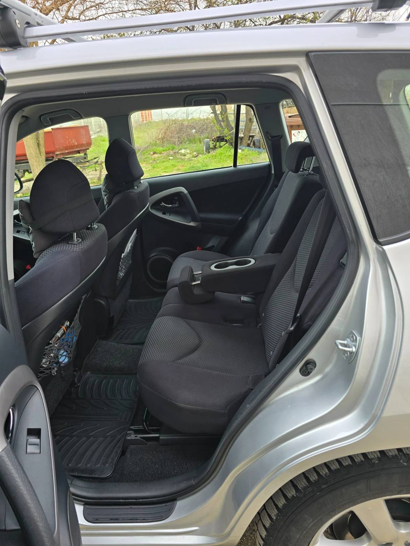 Toyota Rav4 2.2 d4d, снимка 9 - Автомобили и джипове - 56237173