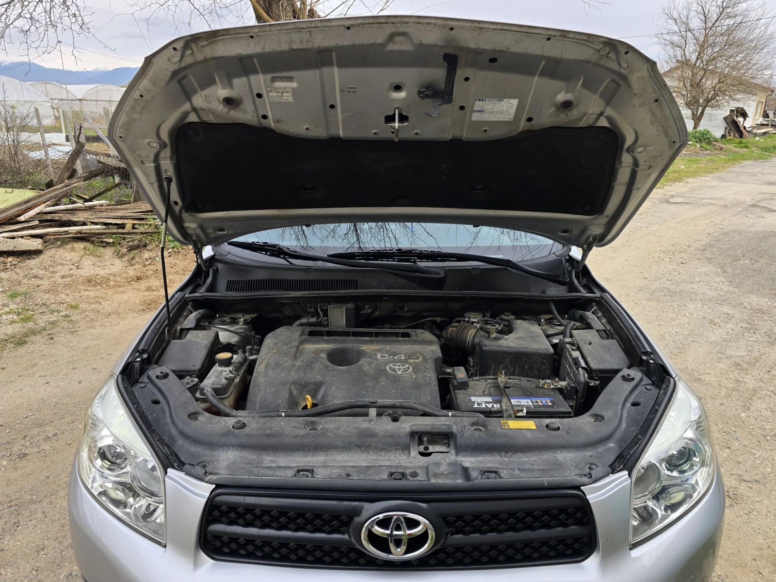 Toyota Rav4 2.2 d4d, снимка 15 - Автомобили и джипове - 56237173