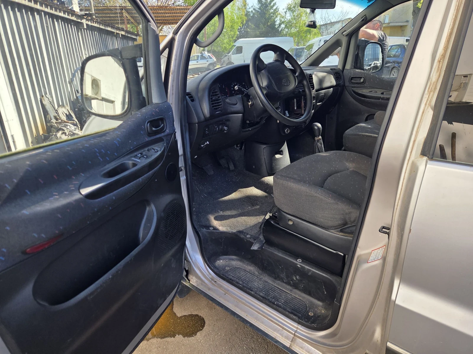 Hyundai H1 2.5Tdi, снимка 7 - Бусове и автобуси - 54334306