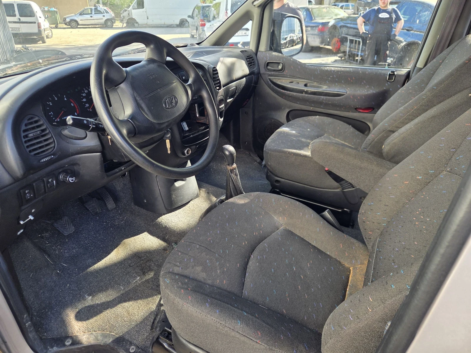 Hyundai H1 2.5Tdi, снимка 8 - Бусове и автобуси - 54334306