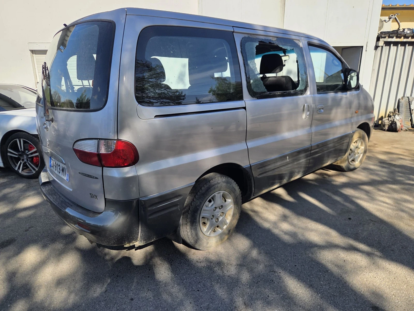 Hyundai H1 2.5Tdi, снимка 4 - Бусове и автобуси - 54334306