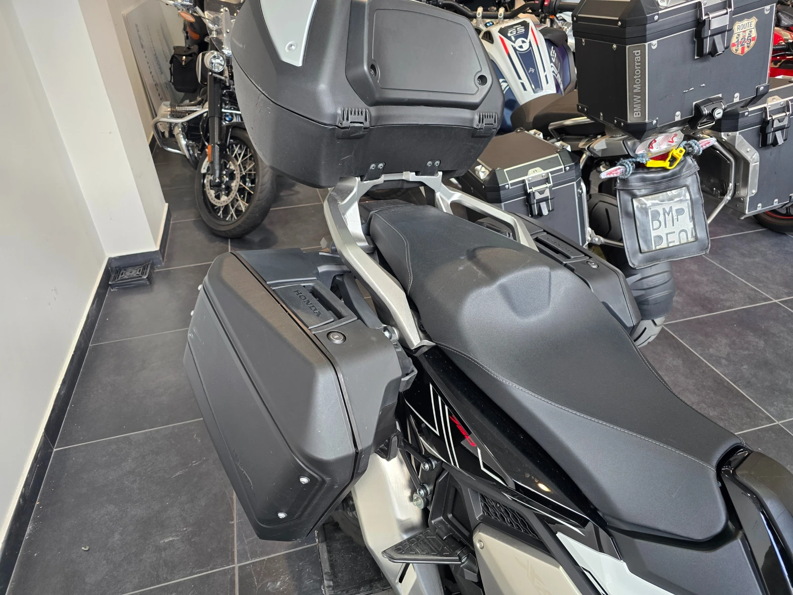 Honda X-ADV 750  6000km!!! Full Adv. Kit - изображение 6