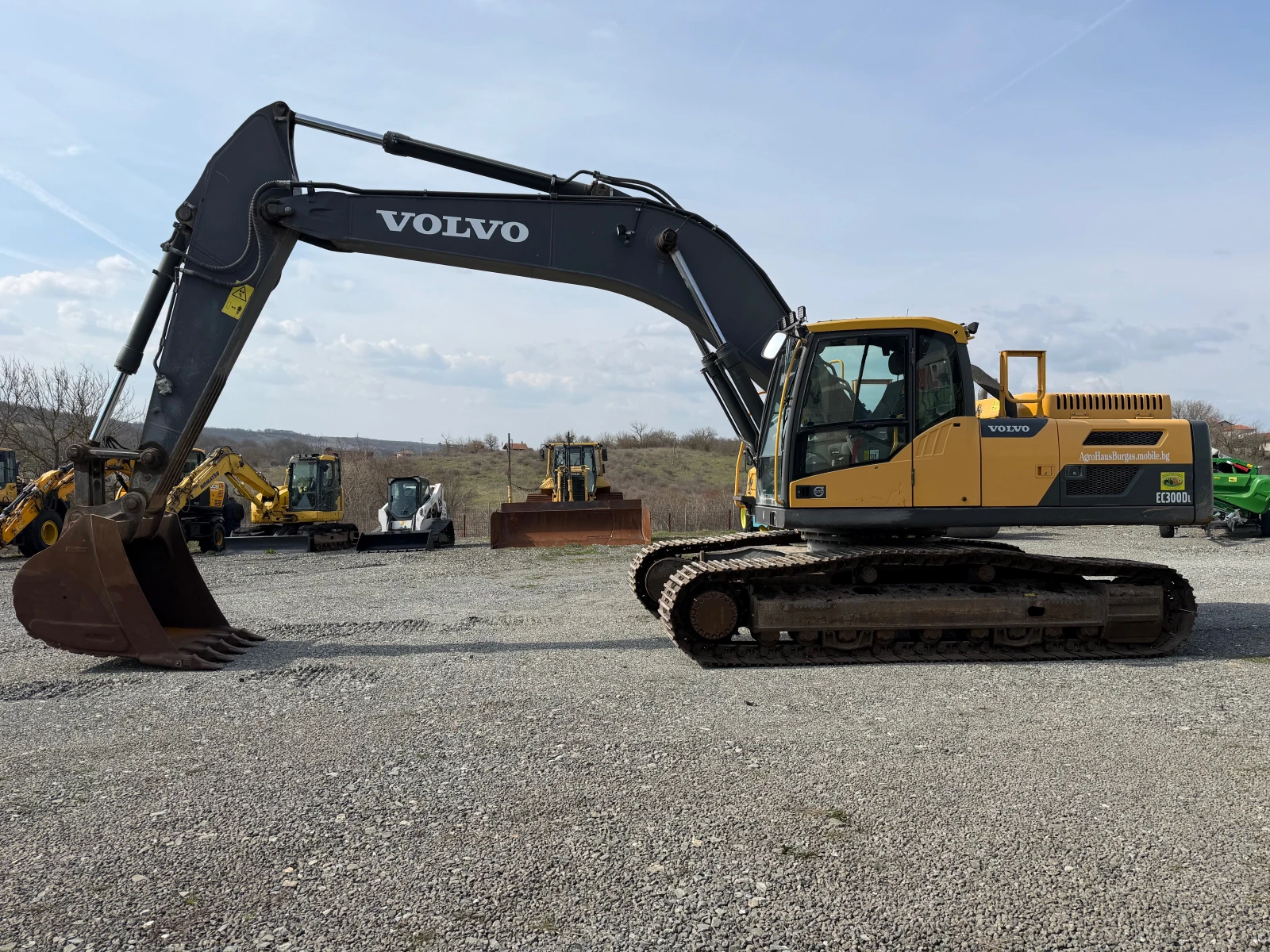 Багер Volvo EC 300 DL ЛИЗИНГ, снимка 4 - Индустриална техника - 53877409