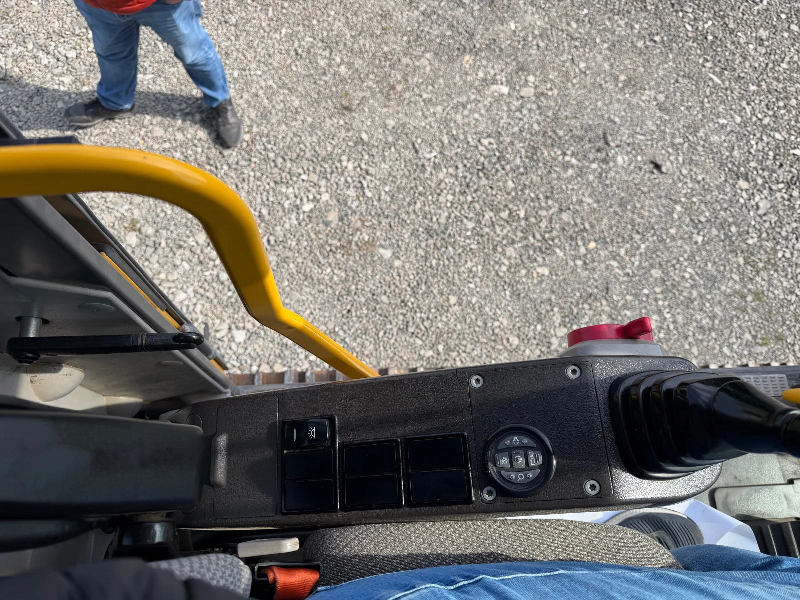 Багер Volvo EC 300 DL ЛИЗИНГ, снимка 15 - Индустриална техника - 53877409