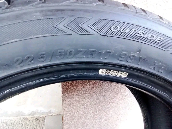 Гуми Летни 225/50R17, снимка 5 - Гуми и джанти - 53875766