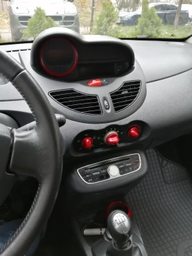 Renault Twingo - 1700 € / 3324.91 лв. - 15991617 5