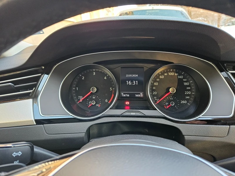 VW Passat Variant 2.0 TDI, снимка 12 - Автомобили и джипове - 47825996