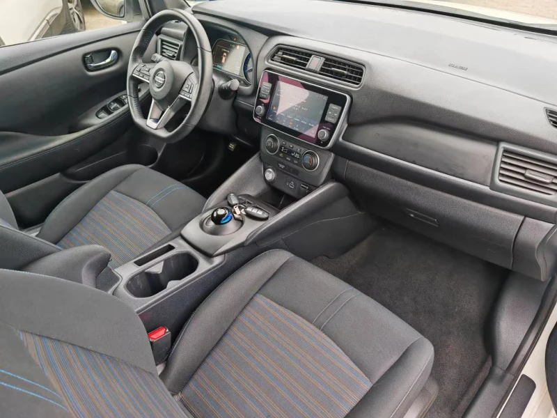 Nissan Leaf  ELECTRIC/DAB/218HP/NAVI/CAM/KLESS/VCONTROL/292fpr, снимка 6 - Автомобили и джипове - 50861813