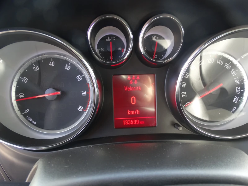 Opel Zafira 1.6 - 150 B/METAN, снимка 11 - Автомобили и джипове - 52010749