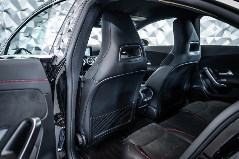 Mercedes-Benz CLA 250 e Coupe * AMG* Camera, снимка 14 - Автомобили и джипове - 52524142