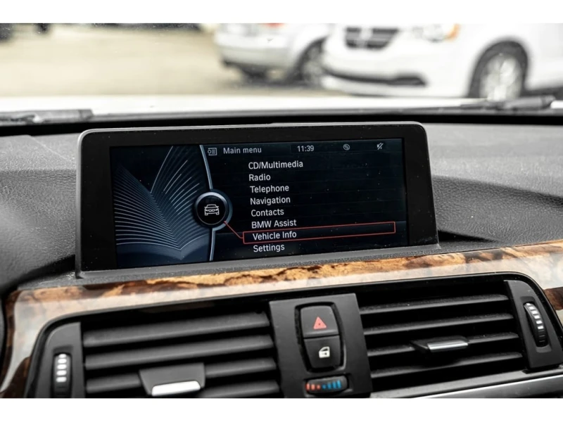 BMW 328 * АВТО КРЕДИТ* ЦЕНА ДО БГ * СЕРВИЗНА ИСТОРИЯ * , снимка 15 - Автомобили и джипове - 52850548