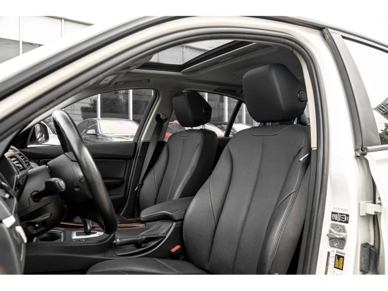 BMW 328 * АВТО КРЕДИТ* ЦЕНА ДО БГ * СЕРВИЗНА ИСТОРИЯ * , снимка 10 - Автомобили и джипове - 52850548