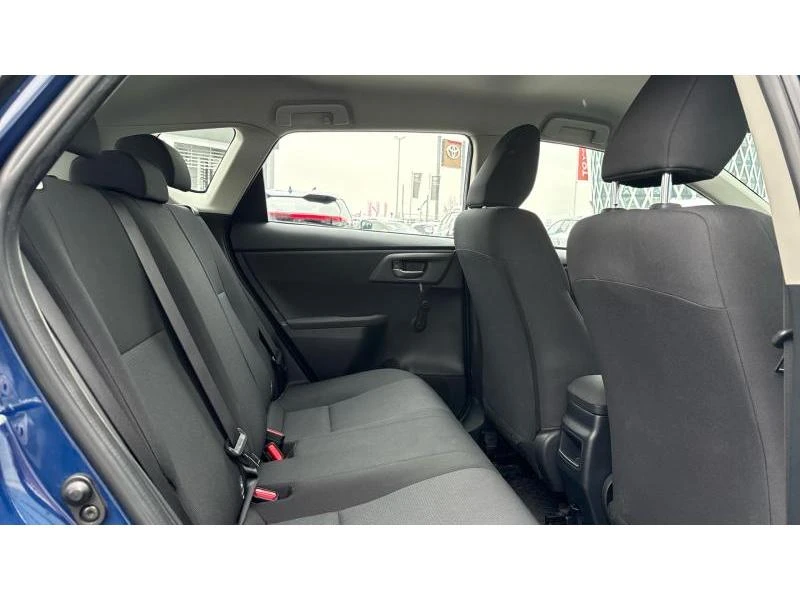 Toyota Auris 1.8 HSD TERRA, снимка 7 - Автомобили и джипове - 53329465