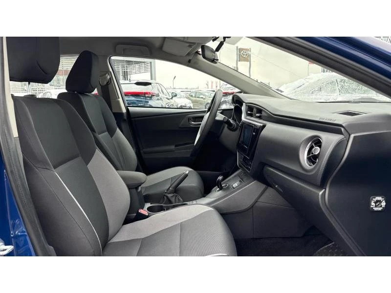 Toyota Auris 1.8 HSD TERRA, снимка 6 - Автомобили и джипове - 53329465