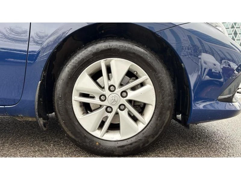 Toyota Auris 1.8 HSD TERRA, снимка 16 - Автомобили и джипове - 53329465