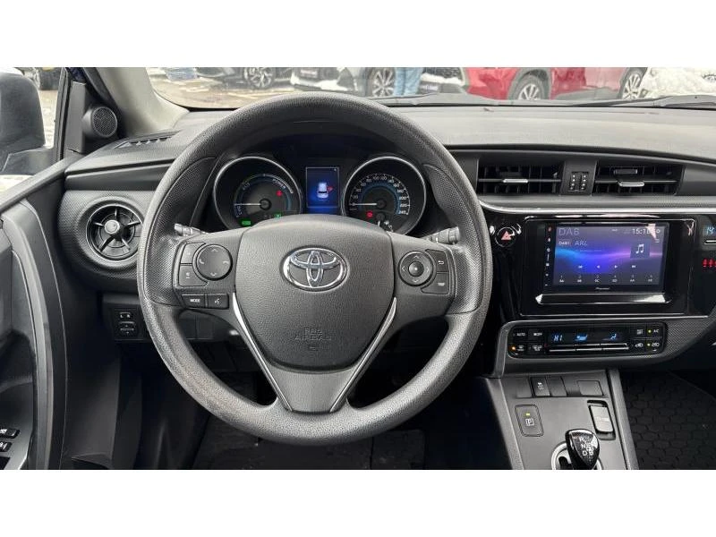 Toyota Auris 1.8 HSD TERRA, снимка 9 - Автомобили и джипове - 53329465