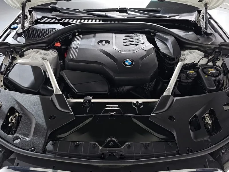 BMW 520 xDrive Luxury, снимка 5 - Автомобили и джипове - 55747927
