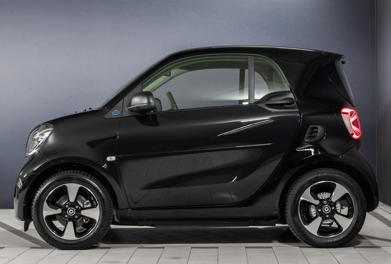 Smart Fortwo EQ = Exclusive= Plus Package Гаранция - изображение 5