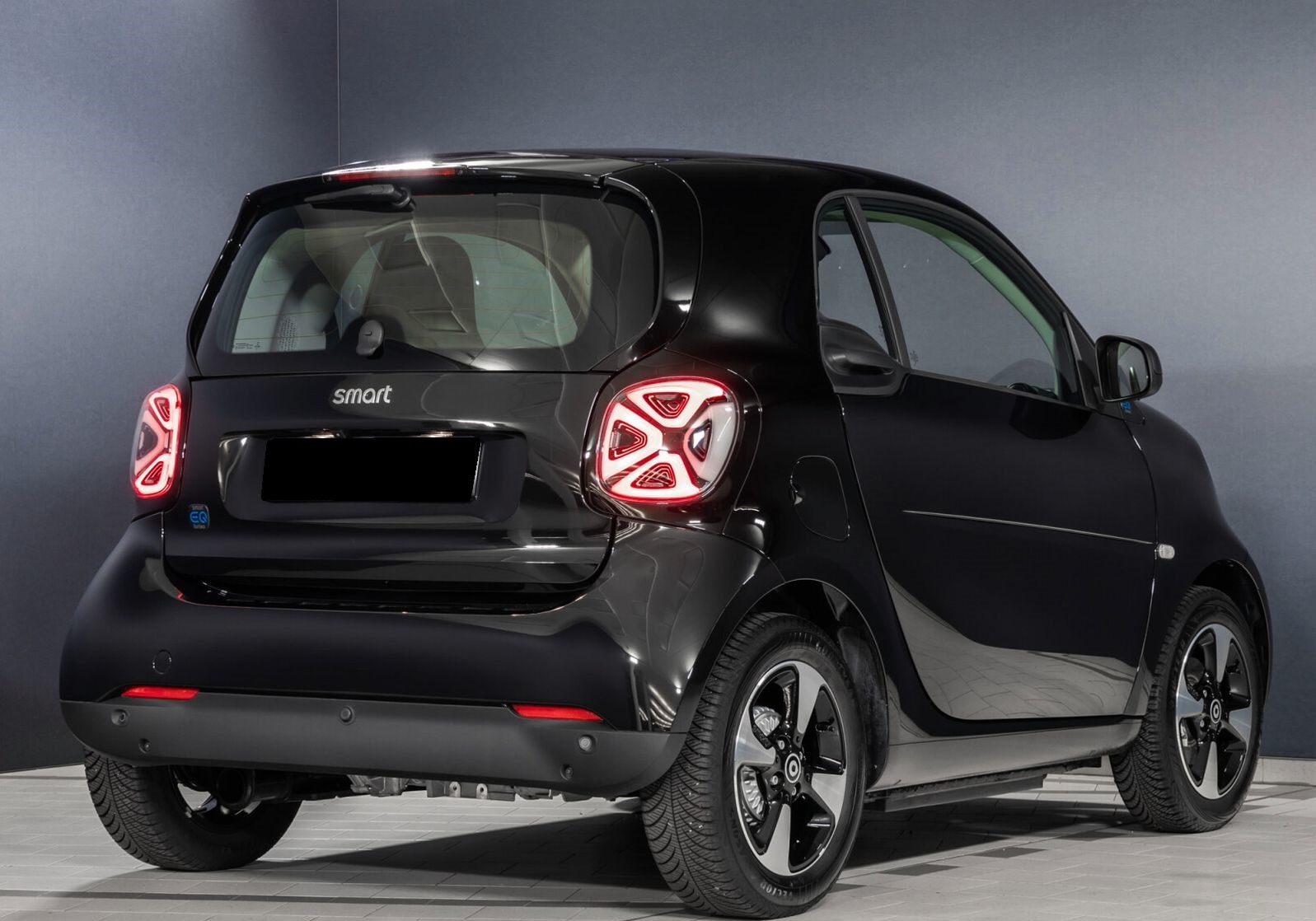 Smart Fortwo EQ = Exclusive= Plus Package Гаранция - изображение 3