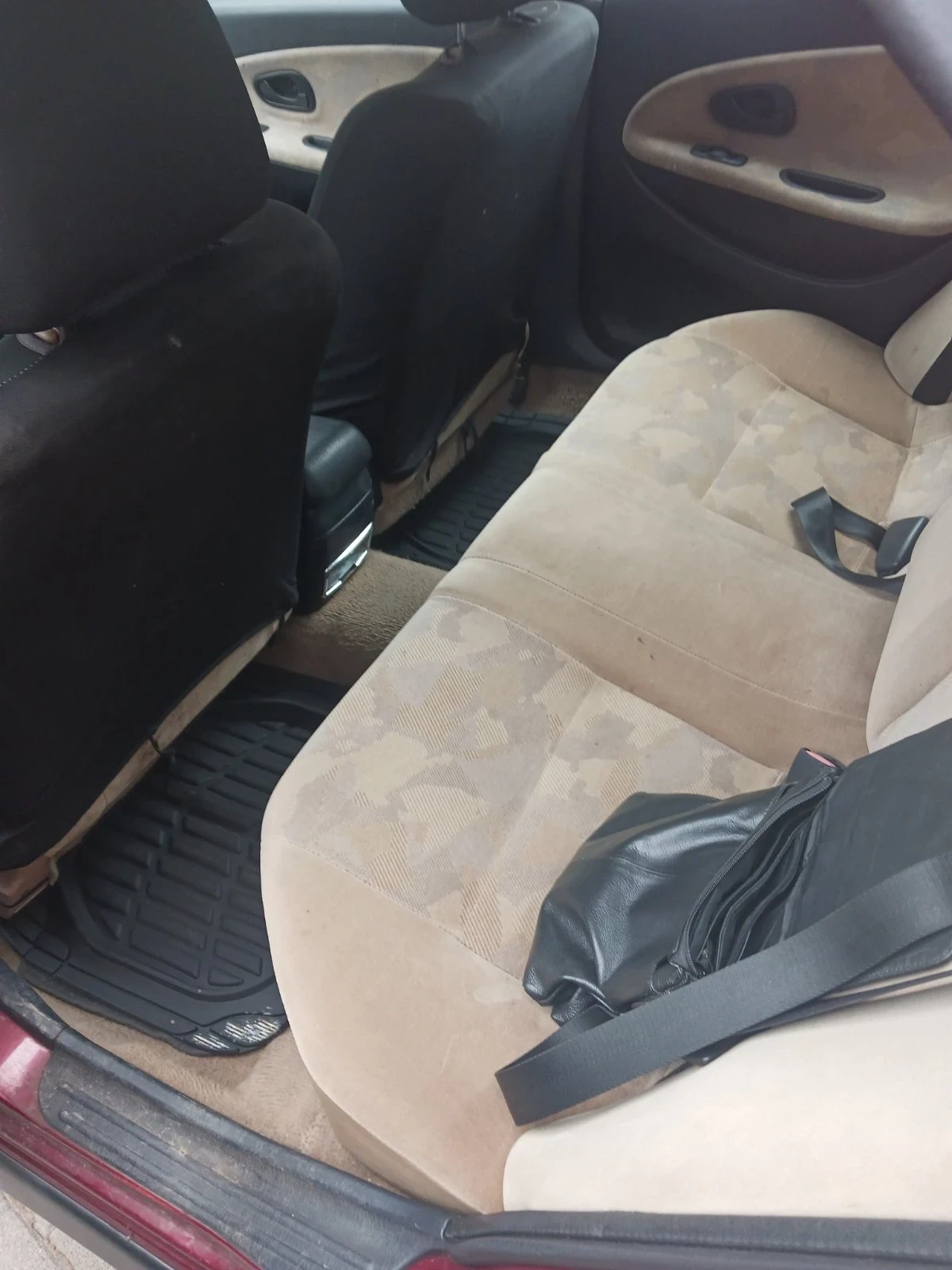 Mitsubishi Carisma GLX - изображение 8