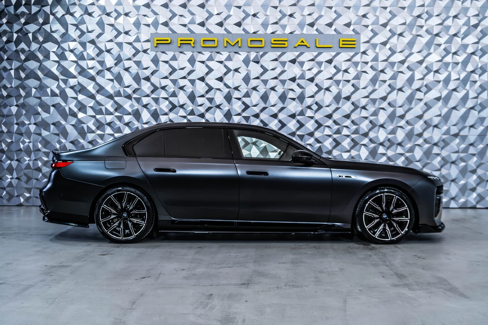 BMW 760 i xDrive * Msport* B&W* 360* Maxton - изображение 6