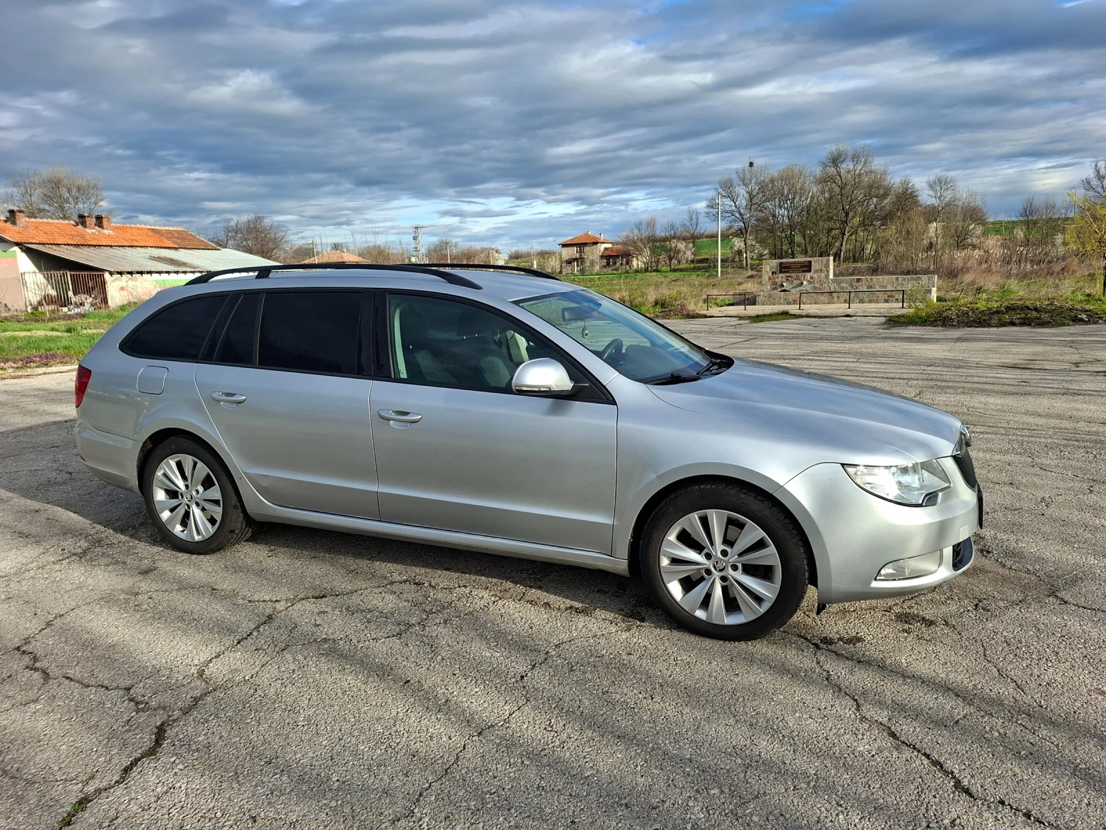 Skoda Superb 2.0 Tdi, снимка 4 - Автомобили и джипове - 54022211