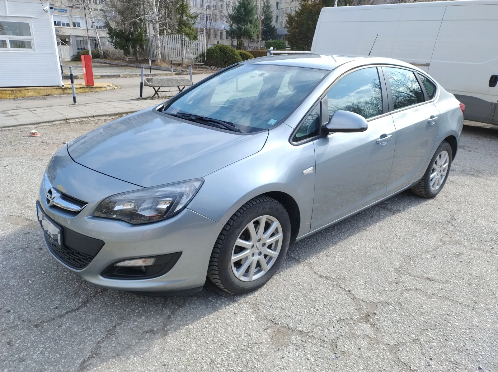 Opel Astra J 1.6 ГАЗ от България