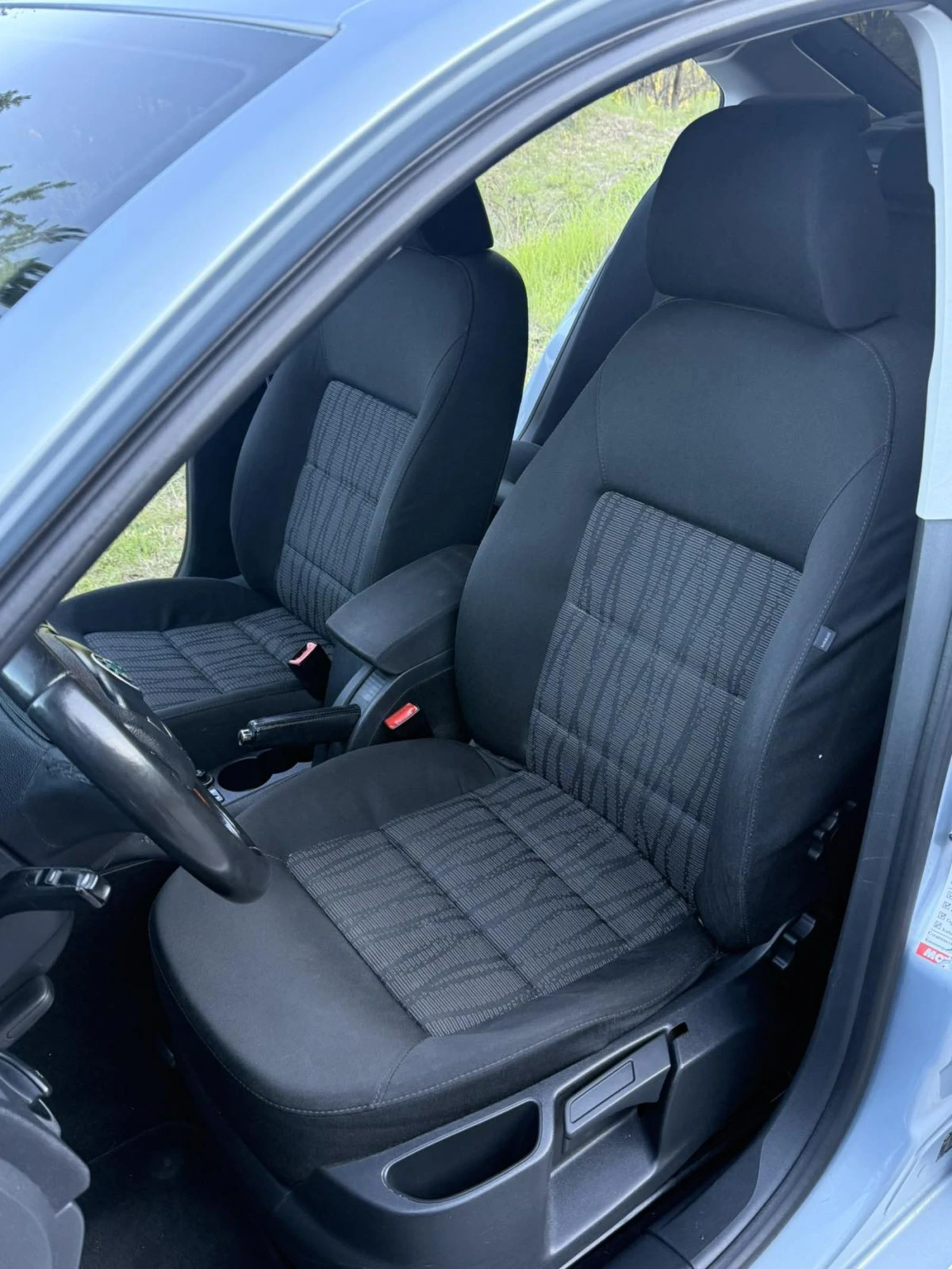 Skoda Octavia 1.6 TDi, снимка 11 - Автомобили и джипове - 54375450