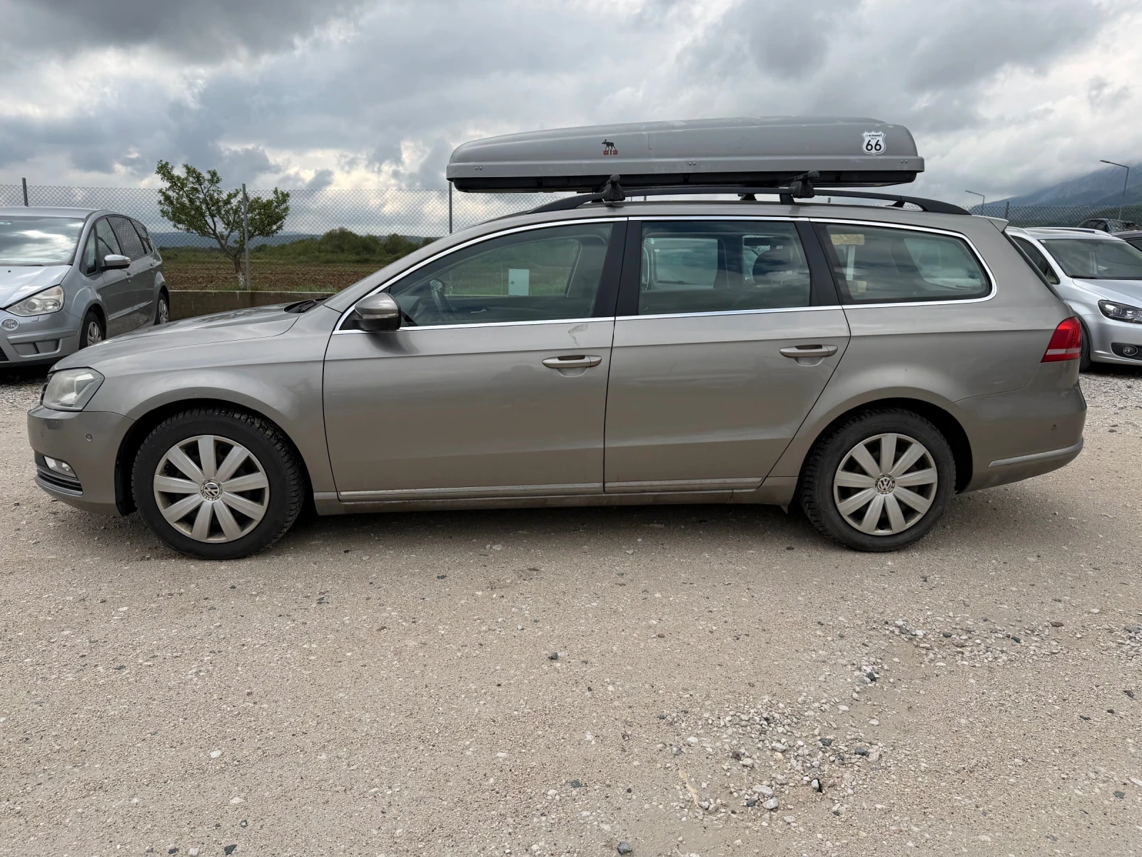 VW Passat 2.0/170кс 4х4 Ксенон Автоматик, снимка 4 - Автомобили и джипове - 54376724