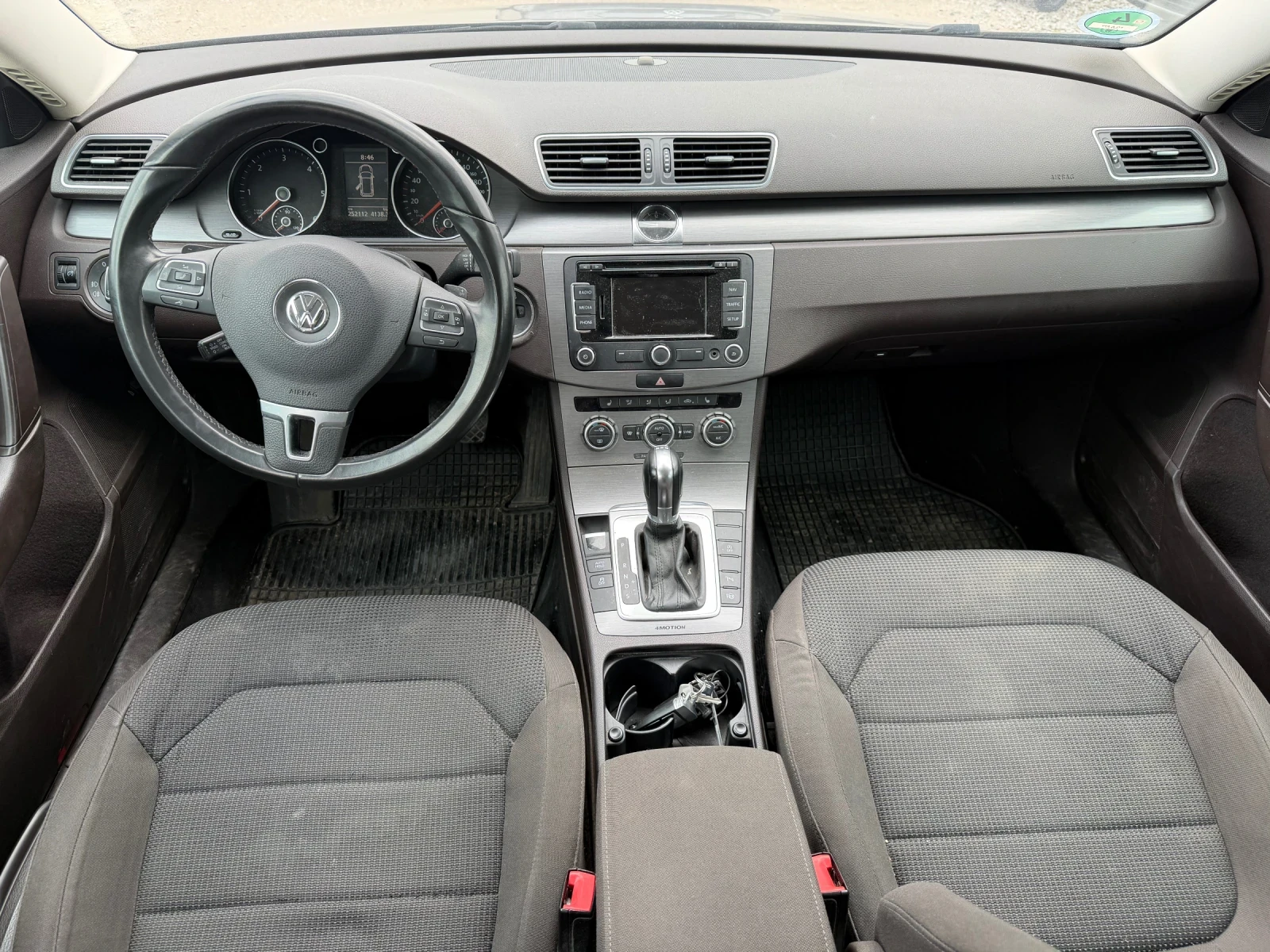 VW Passat 2.0/170кс 4х4 Ксенон Автоматик, снимка 11 - Автомобили и джипове - 54376724