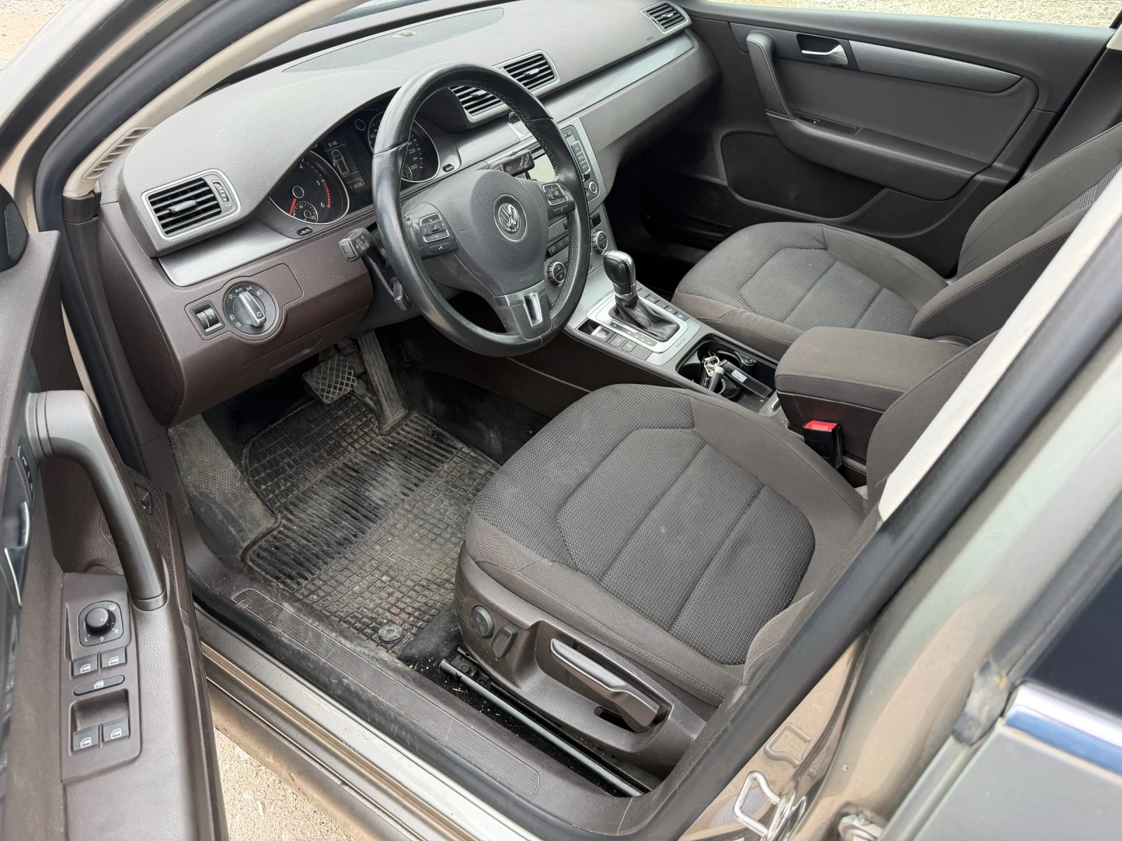VW Passat 2.0/170кс 4х4 Ксенон Автоматик, снимка 10 - Автомобили и джипове - 54376724