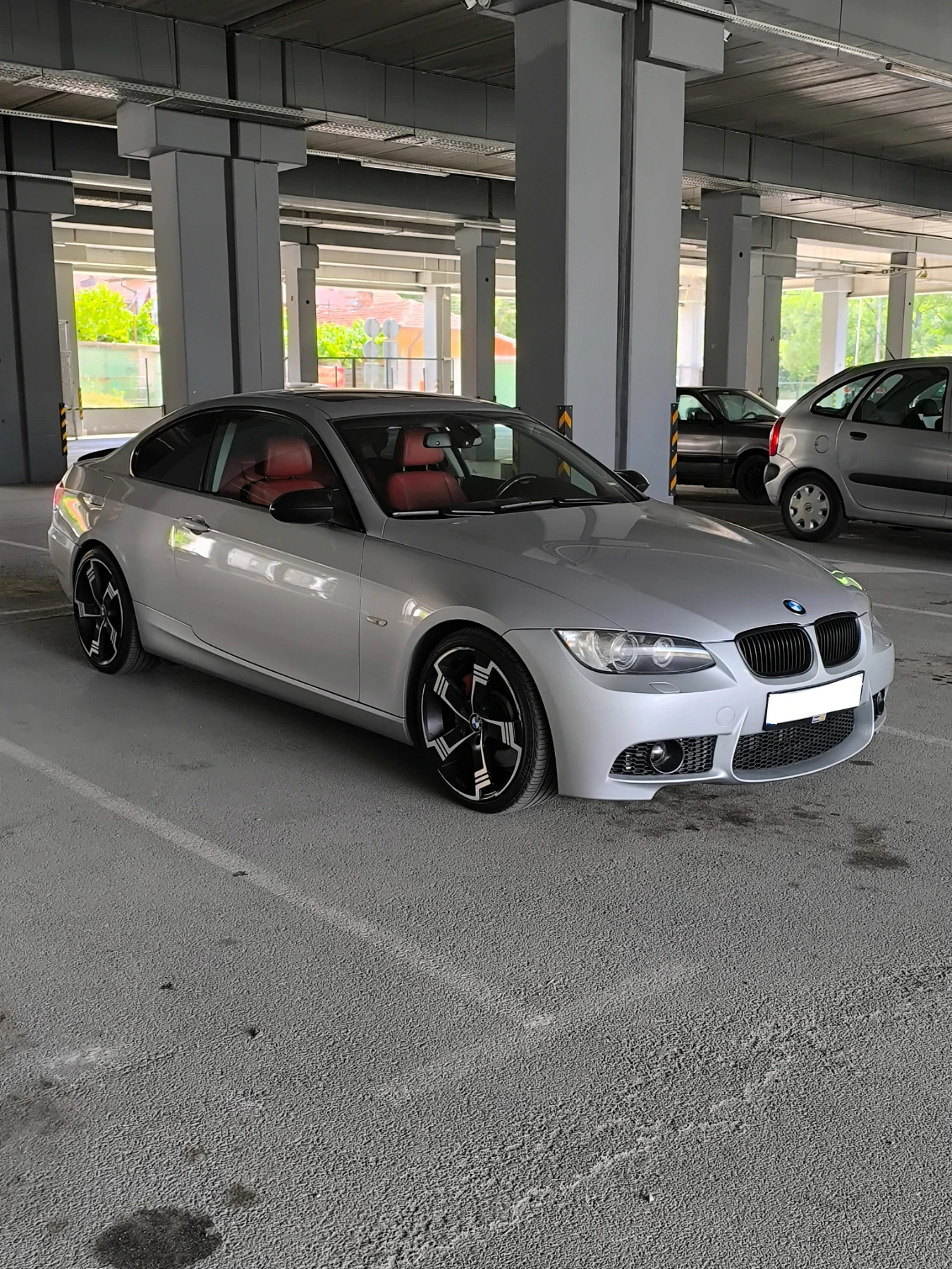 BMW 335 I Comfort Access | Червена кожа | Adaptive Xenon