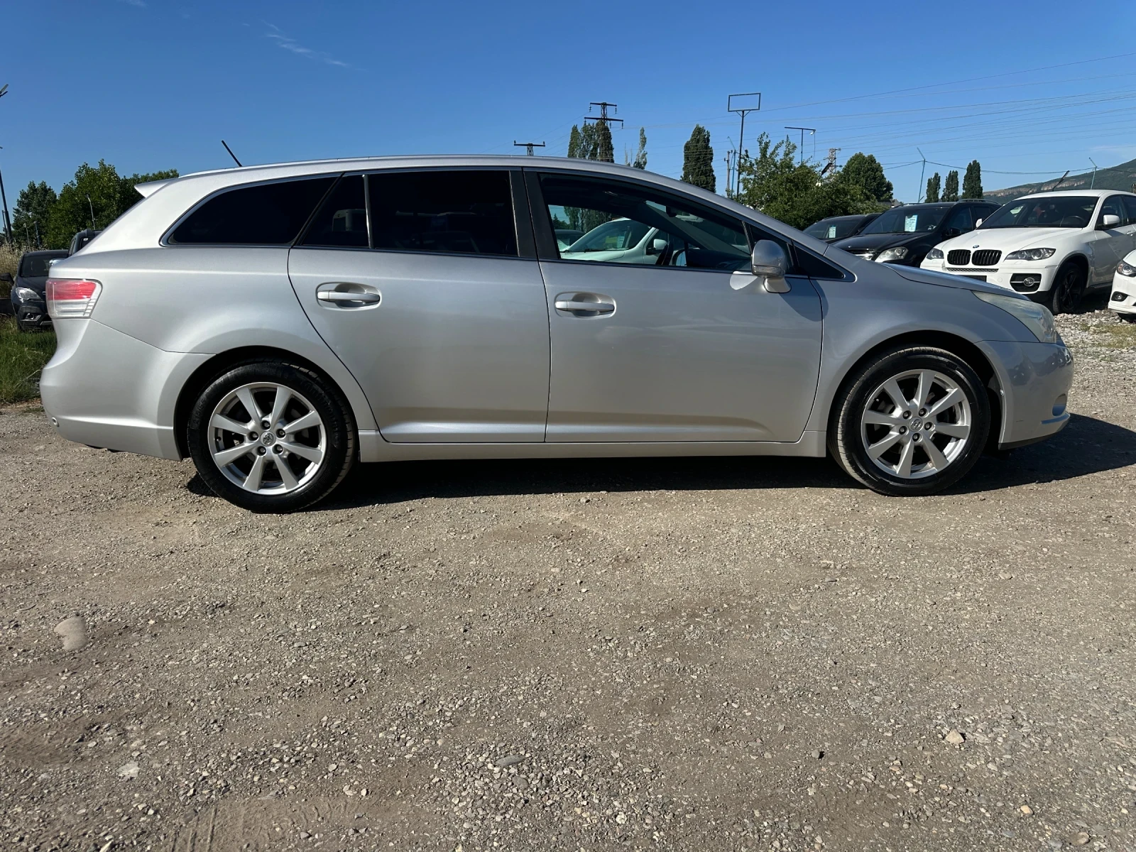 Toyota Avensis 2.0-Buisness-Edition+ CarPlay+ КАМЕРА-1Г-Гаранция, снимка 6 - Автомобили и джипове - 55228982