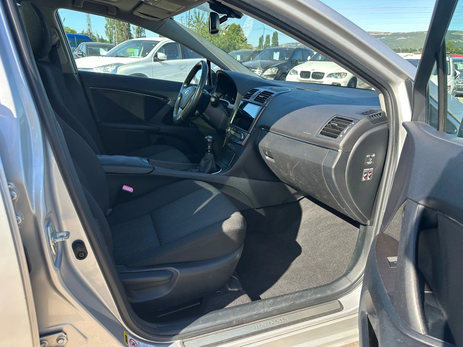 Toyota Avensis 2.0-Buisness-Edition+ CarPlay+ КАМЕРА-1Г-Гаранция, снимка 10 - Автомобили и джипове - 55228982