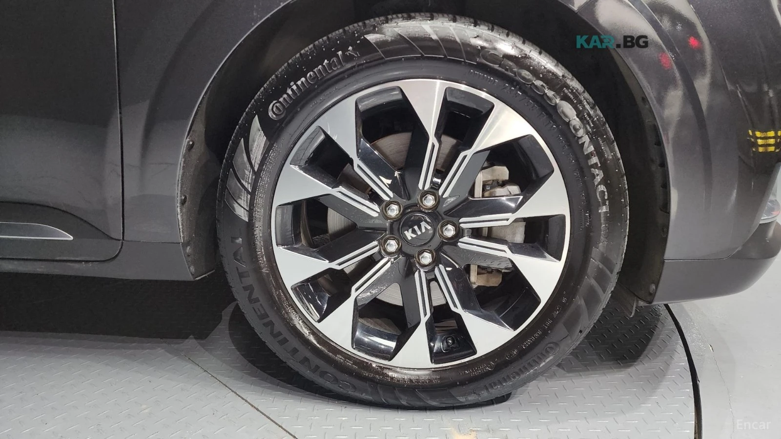 Kia Carnival 3.5* SIGNATURE* КОЖА* ПОДГРЕВ* ОБДУХВАНЕ* 360* , снимка 5 - Автомобили и джипове - 55261394
