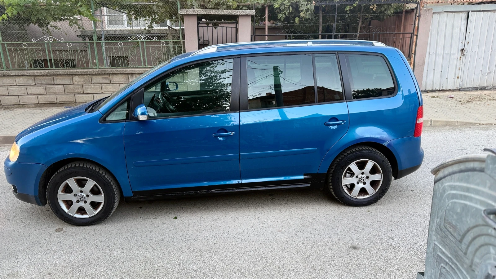 VW Touran VW Touran , 1.9TDI , 105к.с. , 7 местен, снимка 4 - Автомобили и джипове - 56050491