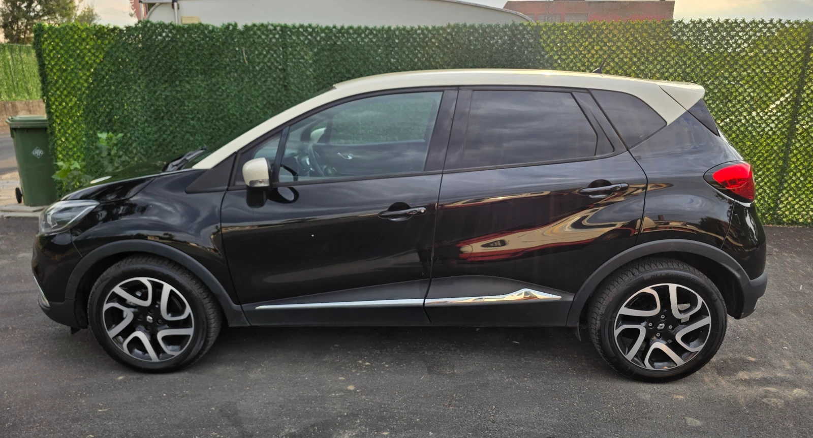 Renault Captur 1.5 dci navi, снимка 2 - Автомобили и джипове - 56202775