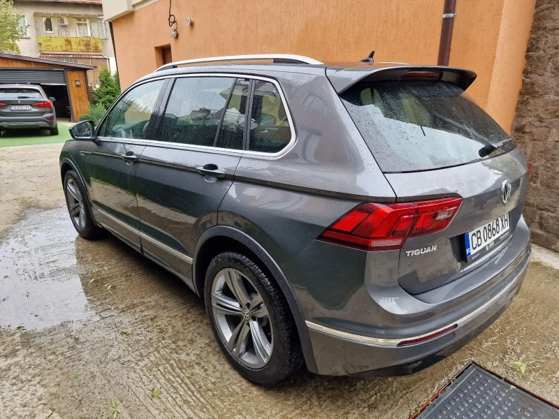 VW Tiguan R-Line/Lane Assist/Distronic/Камера, снимка 6 - Автомобили и джипове - 48597981