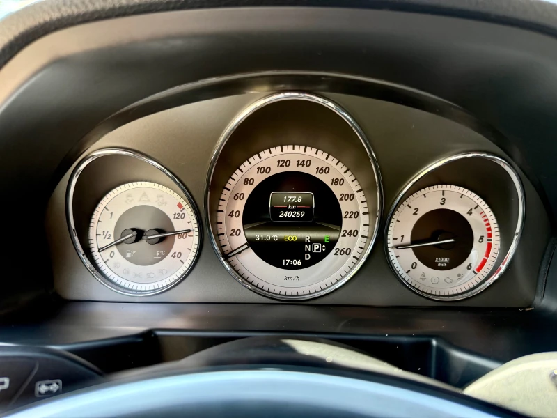 Mercedes-Benz GLK 2.2 CDI 4 MATIK AMG/PREMIUM, снимка 13 - Автомобили и джипове - 50701781